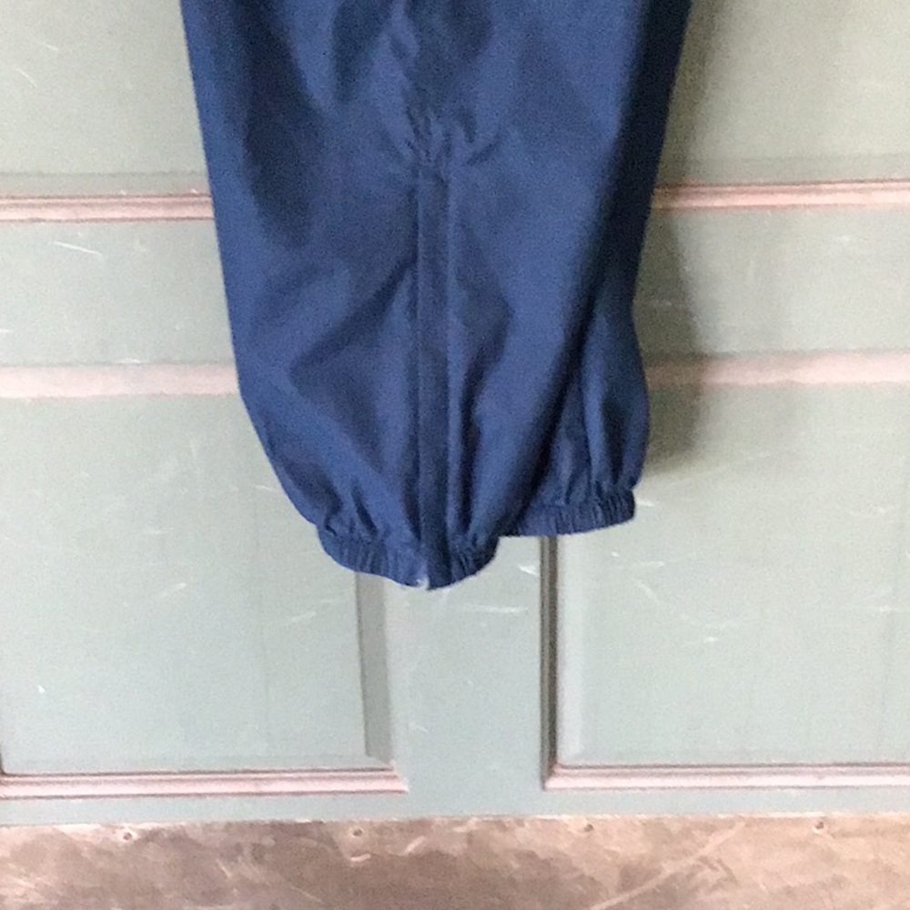 IZOD TRACK SUIT, SIZE JUNIOR S/M, WORN ONCE - Picture 5 of 11